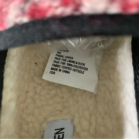 Steve Madden Womens Paxtyn Red plaid Faux Fur slip on flats Shoes US 9 M - Picture 8 of 8